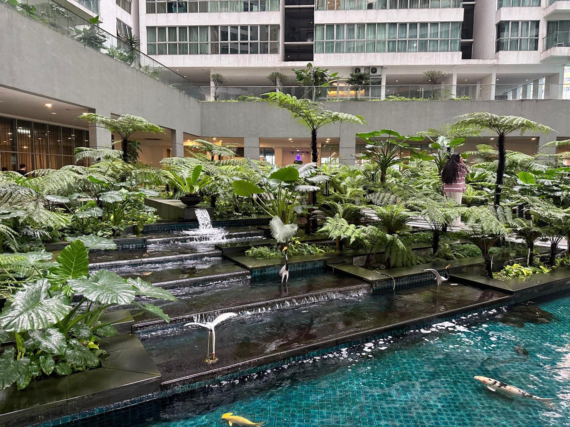 Modern Bauhaus Studio At Regalia Klcc Infinity Pool 쿠알라룸푸르 외부 사진